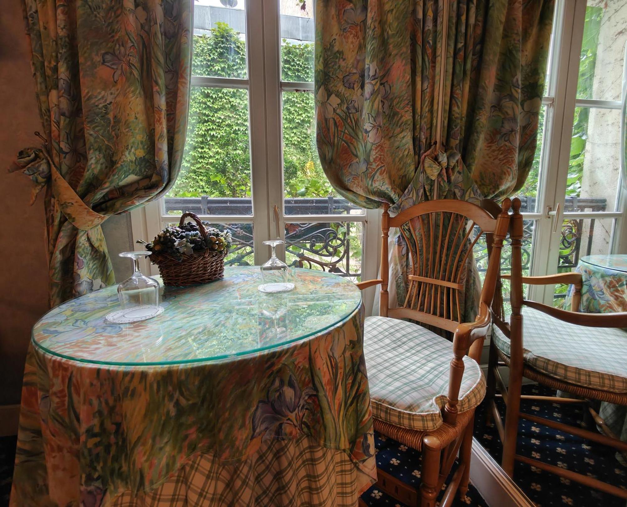 Le Relais Medicis Parijs